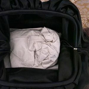 Brand new Bottega Veneta leather clutch 11 x 7